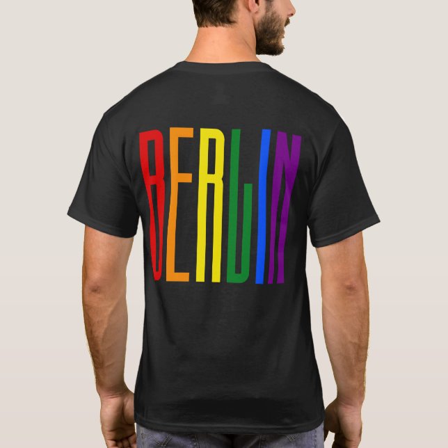Rainbow Text LGBT Berlin Gay pride LGBTQ CSD T Shirt (Baksida)