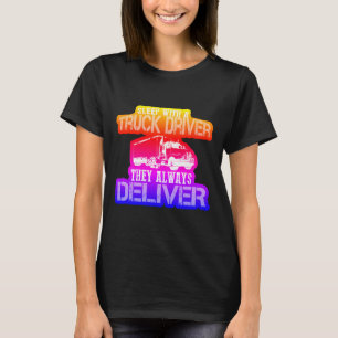Rainbow Trucker sover med en drivrutin i Lastbil T-shirt