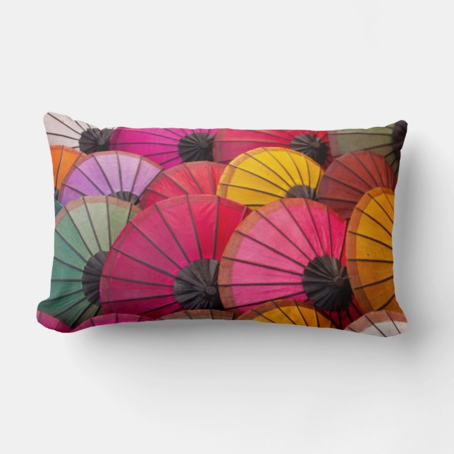 Rainbow Umbrellas Lumbarkudde (Framsida)