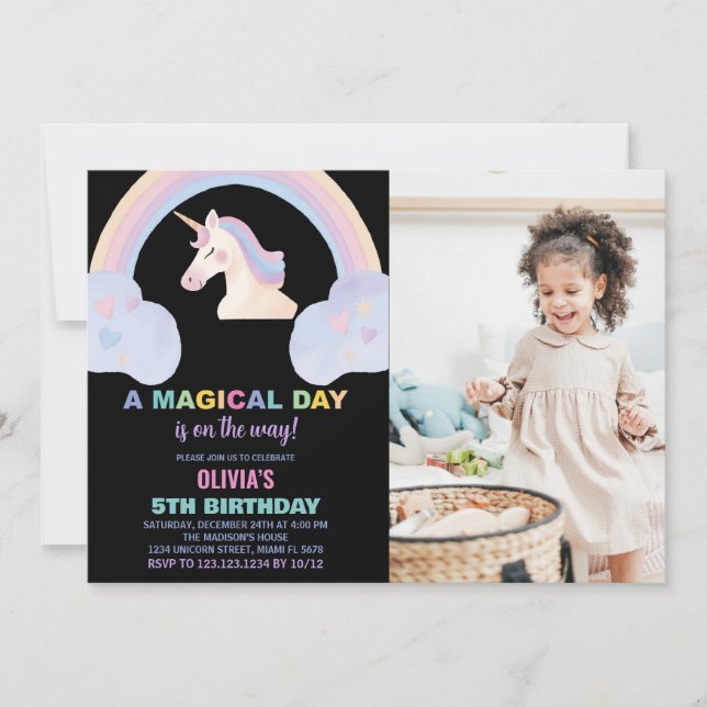 Rainbow Unicorn Birthday-inbjudningar med foto Inbjudningar (Framsida)