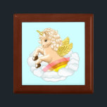 Rainbow Unicorn Gift Box Smyckeskrin<br><div class="desc">Baby Rainbow Unicorn-presentboxen, t-shirts och Unicorn-presentationer av ArtMuvz Illustration. Matchande Cute Unicorn t-shirt, till väskan, hatten, mugg. Magiska regnbåge, julklappar för enhörning, regnbåge för enhörnfödelse. Unicorn t-shirt, presenter och kläder. Ge din gåva till Unicorn älskare i alla åldrar ett magiskt drag! Den djärva utformningen har en enhörning som är magisk,...</div>