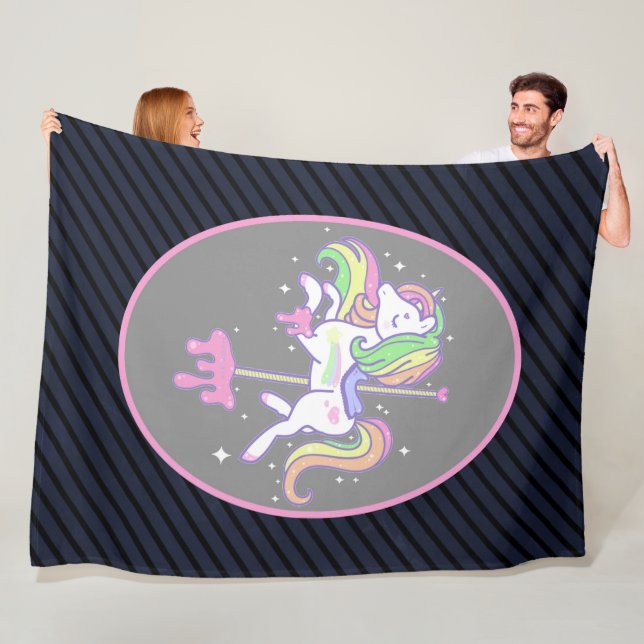 Rainbow Unicorn med remsor back Fleecefilt (På plats)