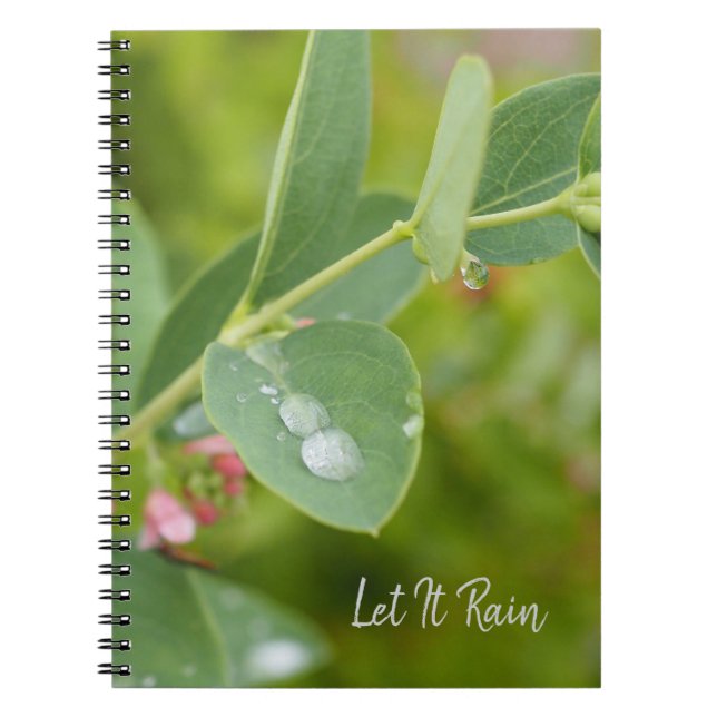 Raindrops on Green Leaves Photo Spiral Notebook Anteckningsbok (Framsidan)