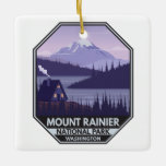Rainier nationalpark Washington Cabin Retro Julgransprydnad Keramik<br><div class="desc">Montera Rainier-vektorteckningens design. Parken omges av dalar,  vattenfall och subalpina ängar.</div>