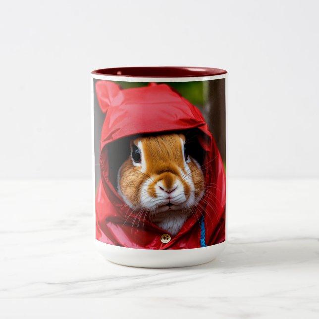 "Rainy Day Bunny Bliss Coffee Mugg" Två-Tonad Mugg (Center)