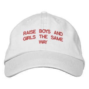 RAISE BOYS OCH FLICKOR SAMMA POST BRODERAD KEPS