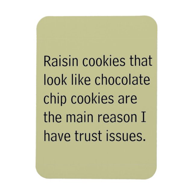RAISIN COOKIES SOM SER UT SOM CHOCOLATE CHIP ÄR MAGNET (Vertikal)