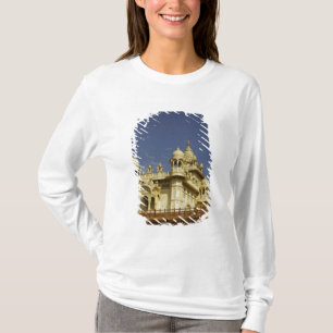 Rajasthan, Indien En kvinna som står vid och gamma T Shirt