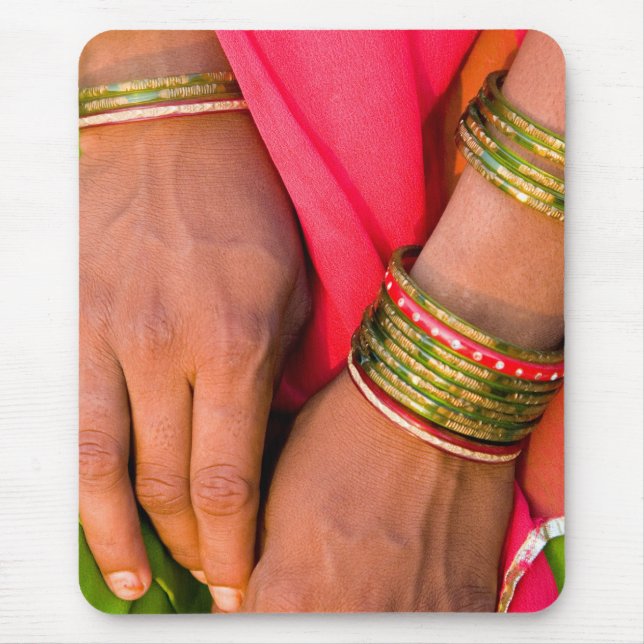Rajasthan närbild på kvinnas händer musmatta (Framsidan)