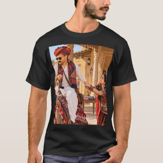 RAJASTHANI ARVSMÄSSIG TRADITIONELL INDIISK KONST T SHIRT
