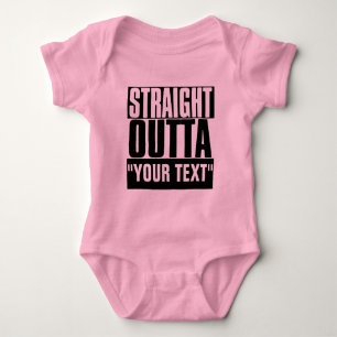 RAK OUTTA ANPASSNINGSBAR "DITT TEXTER" T SHIRT