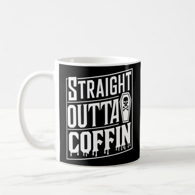 Rak Outta Coffin Funny Vampire Halloween Puns Kaffemugg (Vänster)