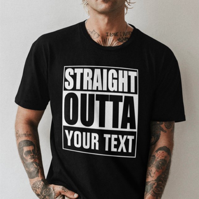 Rak Outta Personlig efter dig T-shirt (Straight Outta Personalized By You T-Shirt from Ricaso. Add your own text to personalized t-shirt)