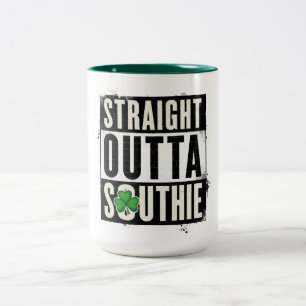 Rak Outta Southie Två-Tonad Mugg