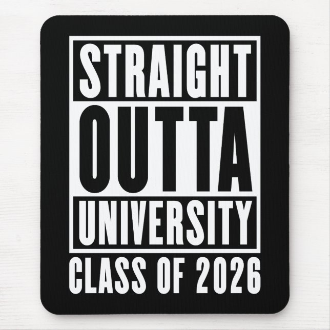 Rak ut från universitetet klass 2026 musmatta (Framsidan)