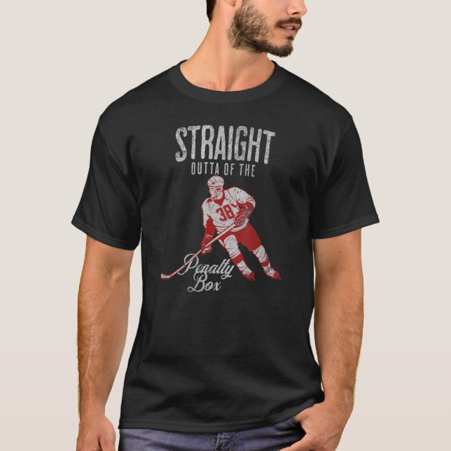 Rak ut ur straffboxen lustig hockeyplan t shirt (Framsida)