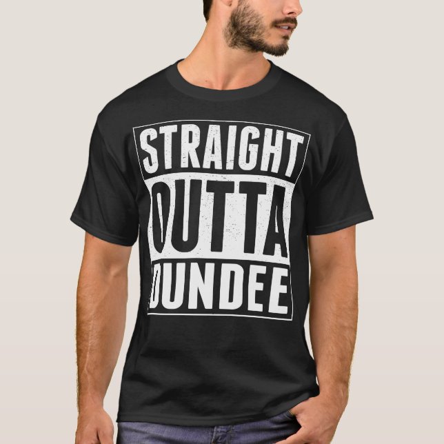 Raka Outta Dundee T Shirt (Framsida)