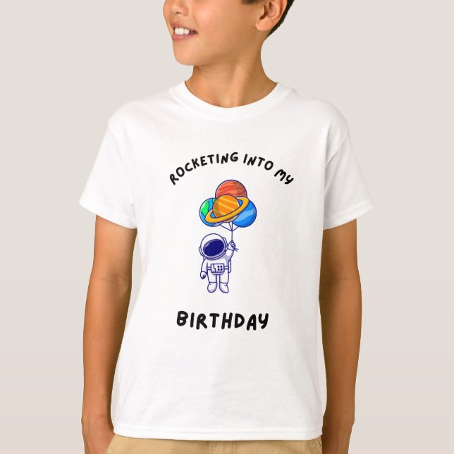 Raketing in i min födelsedagshus Kids T-Shirt 🚀 � (Framsida)