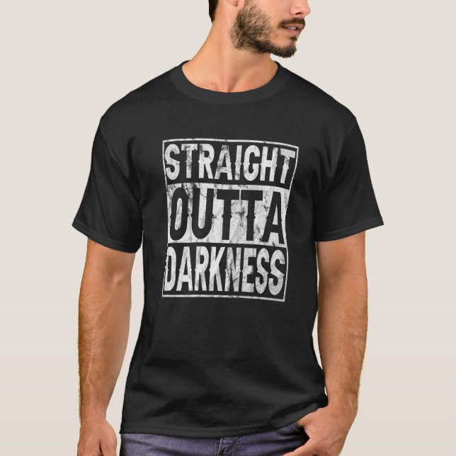 Rakt mörker för alla utanför mörkret t shirt (Framsida)