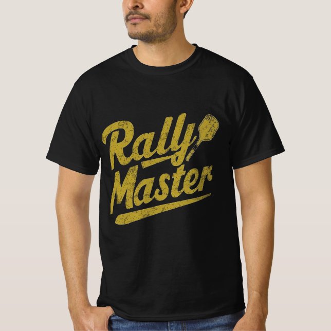Rally Master retro golden pickleball T Shirt (Framsida)