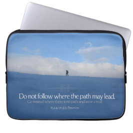 Ralph Waldo Emerson Inspirational Quote ’Trail’ Laptop Fodral