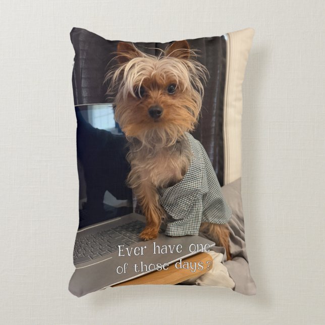 Ralphie Tekopp Yorkie En Av De Där Dagarna Prydnadskudde (Framsidan(Vertikal))