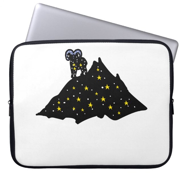Ram Zodiac Laptoppskydd – Space Mountain Cosmic Laptop Fodral (Framsidan)