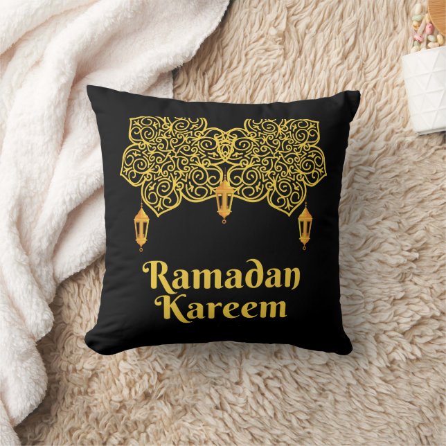 Ramadan Kareem Meaning - Eid Mubarak 2026   Kudde (Filt)