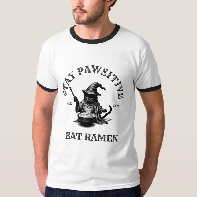 Ramen Wizard Cat – Magical Foodie Anime Art T Shirt (Framsida)