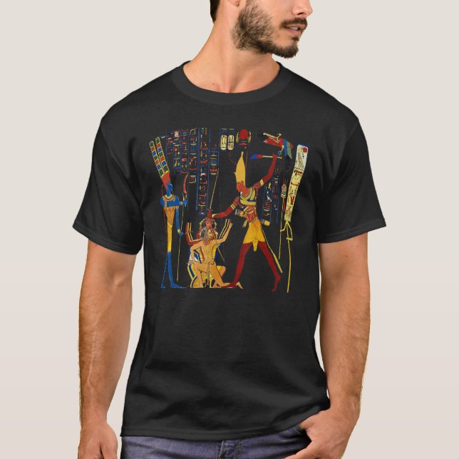 Ramesses II är på väg att offra fångar på resan T Shirt (Framsida)