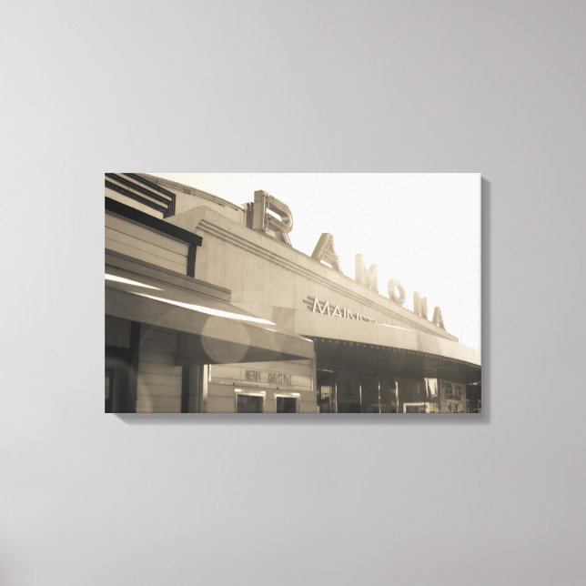 Ramona Theater Stretched Kanvastryck (Framsida)