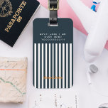 Rand | Modern gentlemen's Monogram Bagagebricka<br><div class="desc">Lägg till kontaktinformationen till baksidan eller välj att ta bort. Streck marinens kostym är en klassisk pelare i manar. Kasta i stänk i orangen för att en modern tid ska ta sig an detta estetiska intryck från folkmassan. Rand är fortfarande lika populärt i dag som det har varit i århundraden....</div>