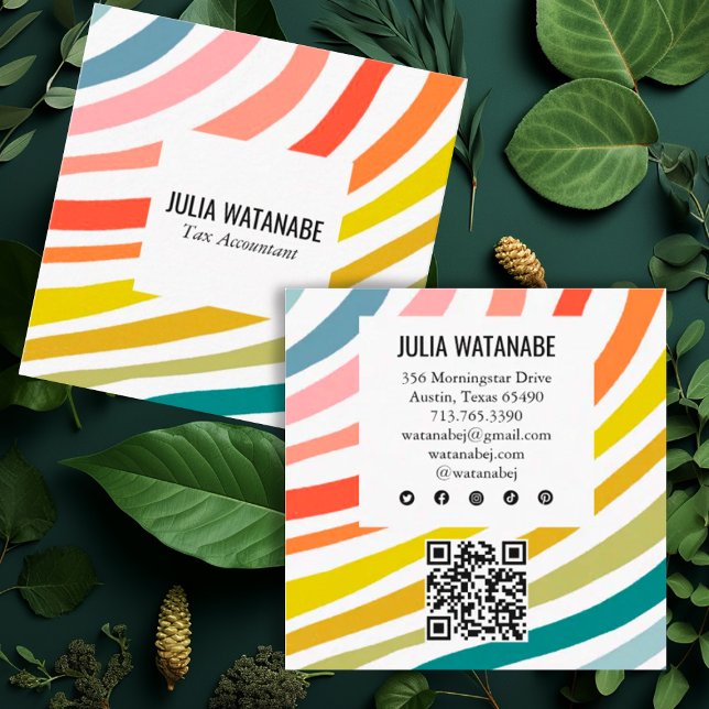 Rand QR Social-media med modern regnbågsminimalist Fyrkantigt Visitkort (Colorful rainbow stripes decorate these square business cards with custom QR code and social icons)