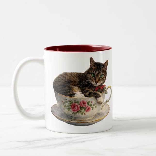 Randig katt i tekopp Två-Tonad mugg (Vänster)