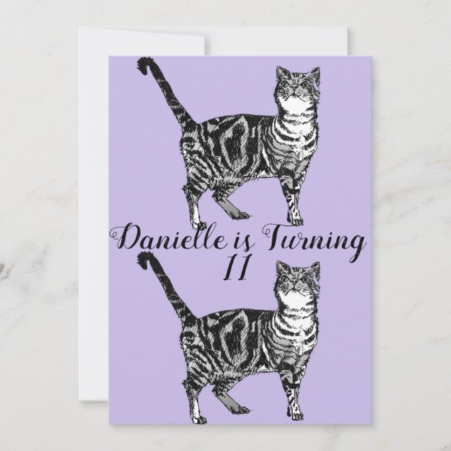 Randig katt lila konst flickors födelsedagsinbjuda inbjudningar (Framsida)