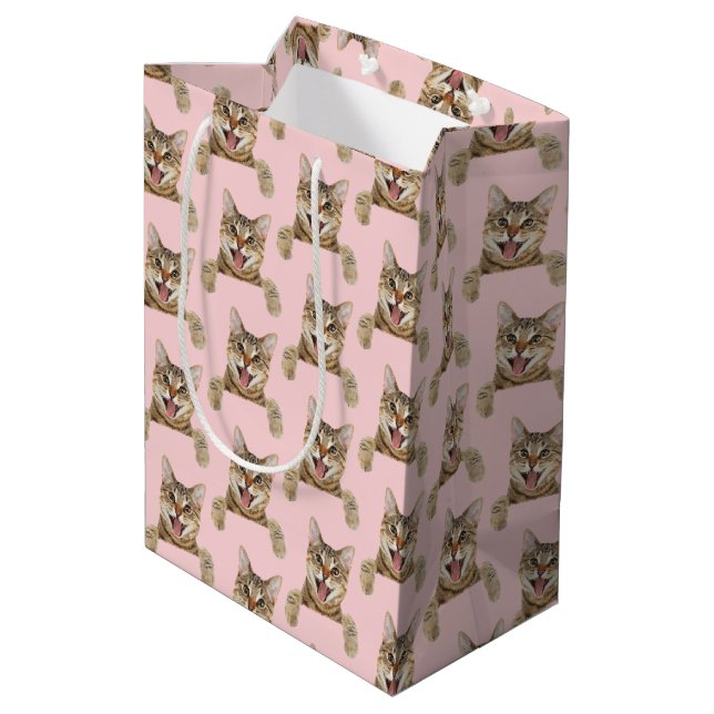 randig katt på rosa rodnad (Baksidan Vinklad)