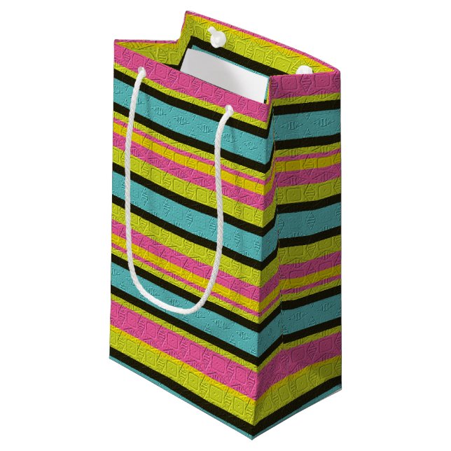 Randig presentpåse med design (Framsidan Vinklad)