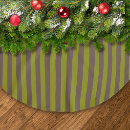 Randigt mönster i chokladbrun och olivgrön julgransmatta borstad polyester