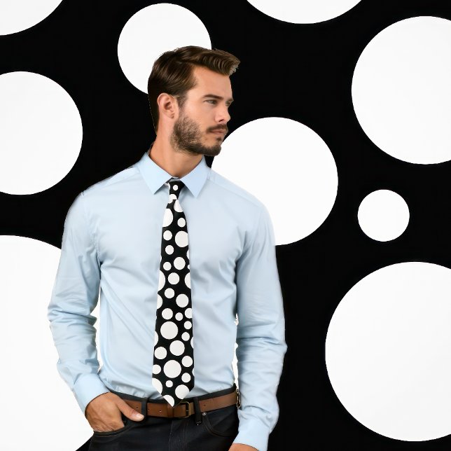 Random White Polka Dot Mönster på Black Tie Slips (Man wearing "Random White Polka Dot Pattern on Black Tie."
)