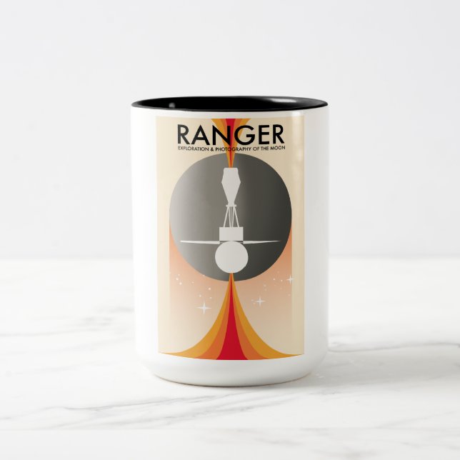 Ranger-utforskning och fotografering av månen Två-Tonad mugg (Center)