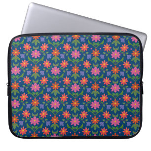 Rangoli Flowers, Polka dots på Blue Laptop sleeve