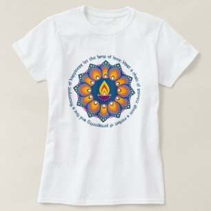 Rangoli med Diya och traditionell Diwali önskar T Shirt