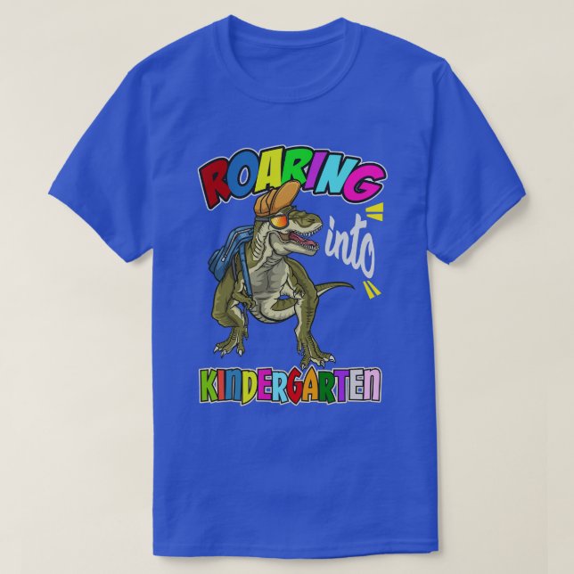 Raring Kindergarten Dinosaur-ryggsäck tillbaka til T Shirt (Design framsida)