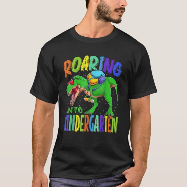 Raring till Kindergarten Dinosaur Rex tillbaka til T Shirt (Framsida)