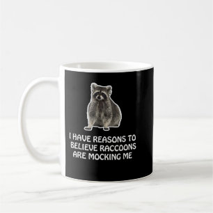 Rasikoner lurar mig Humor Meme Funny Raccoon Kaffemugg