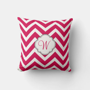 Raspberry Chevron Rand med Anpassningsbar Monogram Kudde
