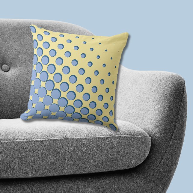 Raster för vanlig blå Gult med densitet Kudde (Density Regular Blue Yellow Halftone Dots Throw Pillow)