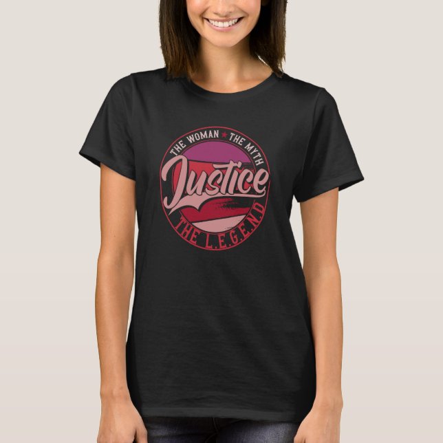 Rättvisa Dam i Myth the Legend T Shirt (Framsida)