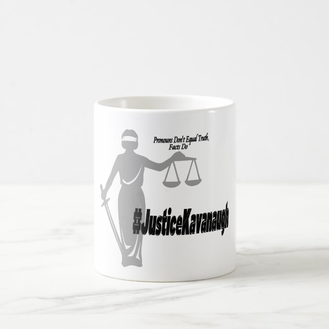 Rättvisa Kavanaugh (sanning & fakta) Kaffemugg (Center)
