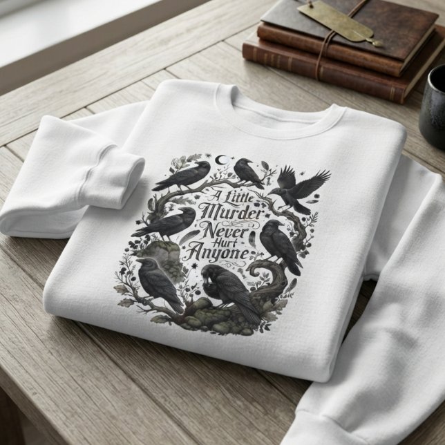 Raven gotisk mordillustration lång ärmad tröja (White sweatshirt with raven illustration for goth fans at a gothic gathering)